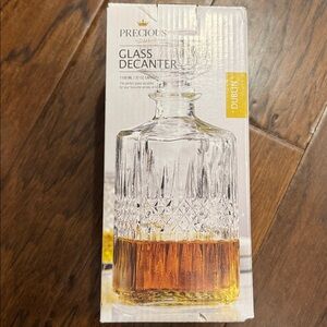 DECANTER LIQUOR OR WHISKEY Precious Home glass 32 oz NIB